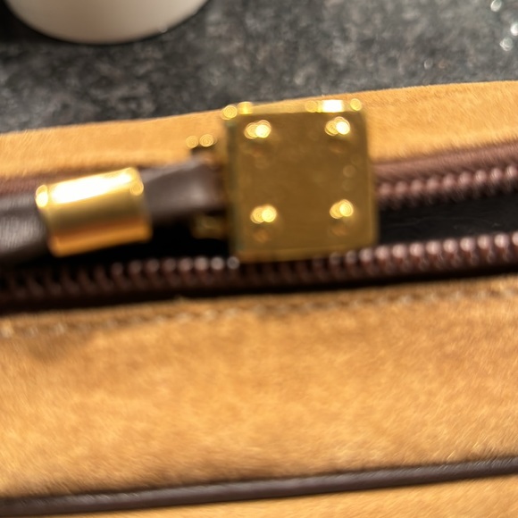 🌺🔥 Luxurious Loewe Large Suede Pouch🔥🔥🔥 - Picture 5 of 8